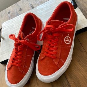 Vans pro sneakers- killer orange suede.